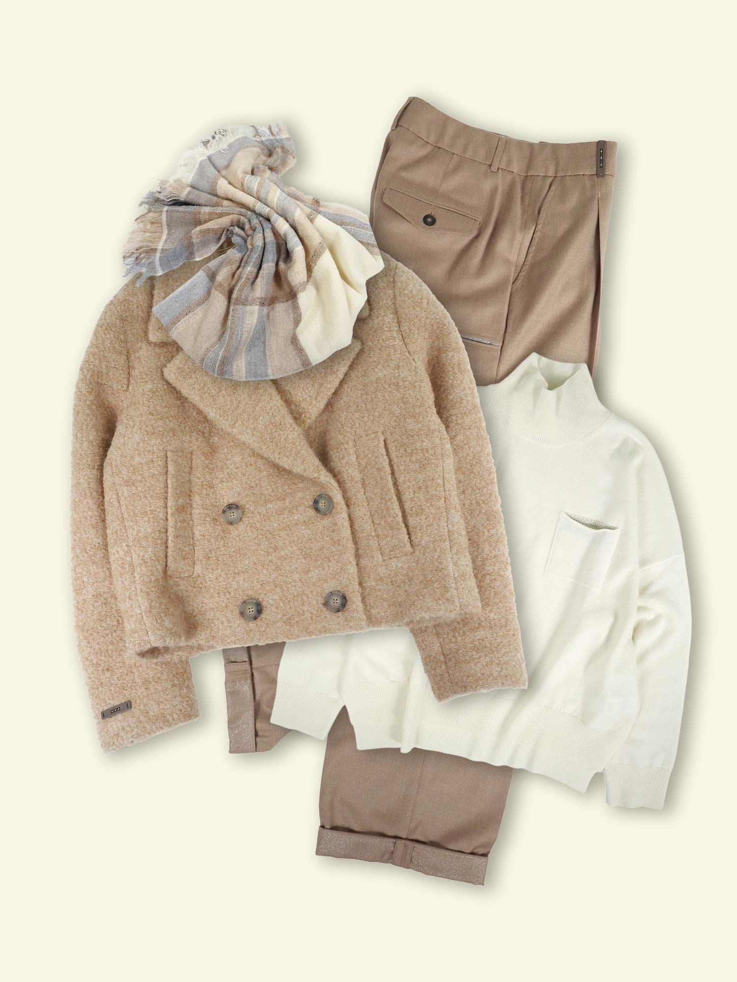 ベージュで魅せる上質レイヤードスタイル。