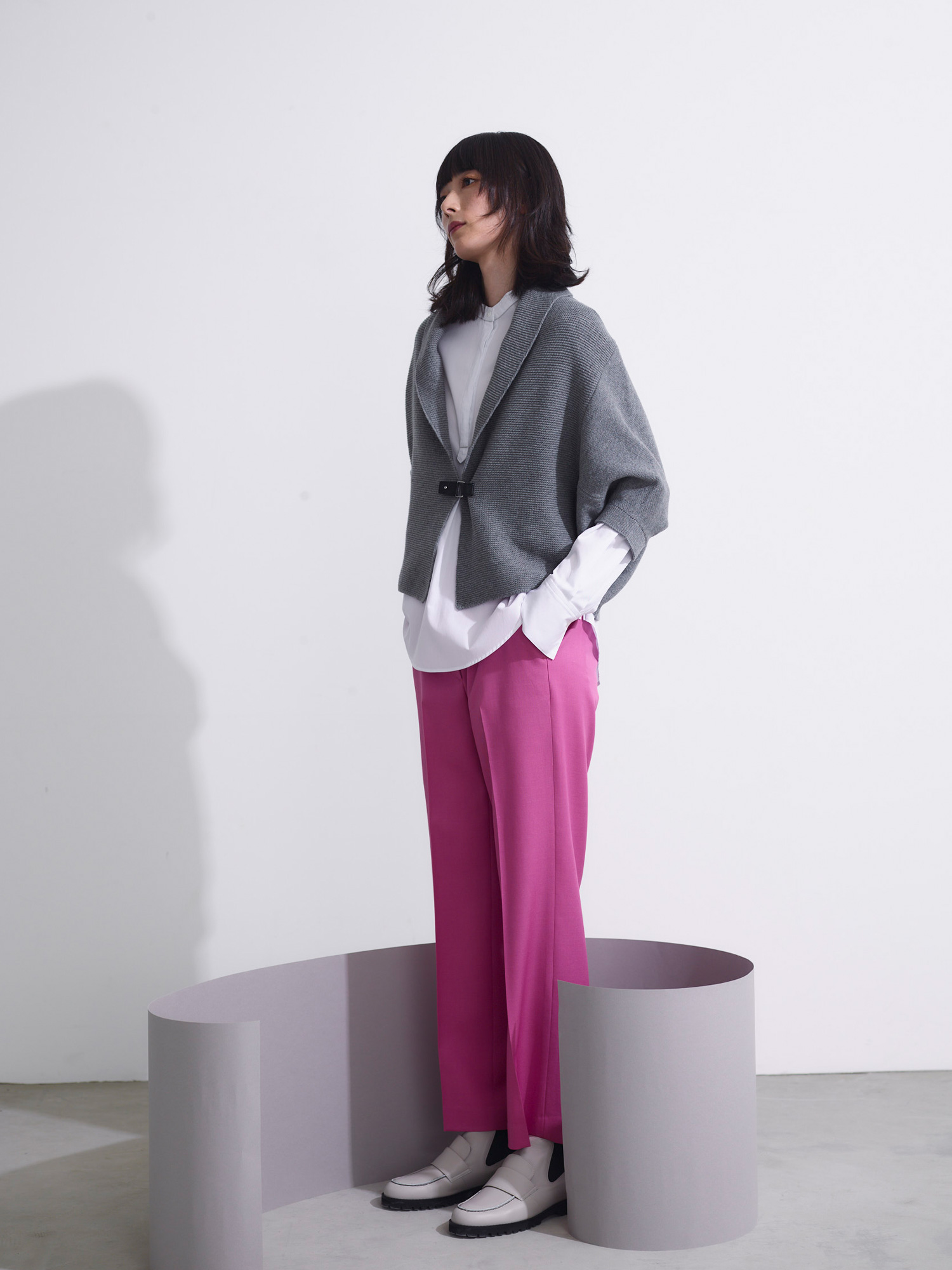 変形マーガレットのレイヤードでキレイ目に上品に。