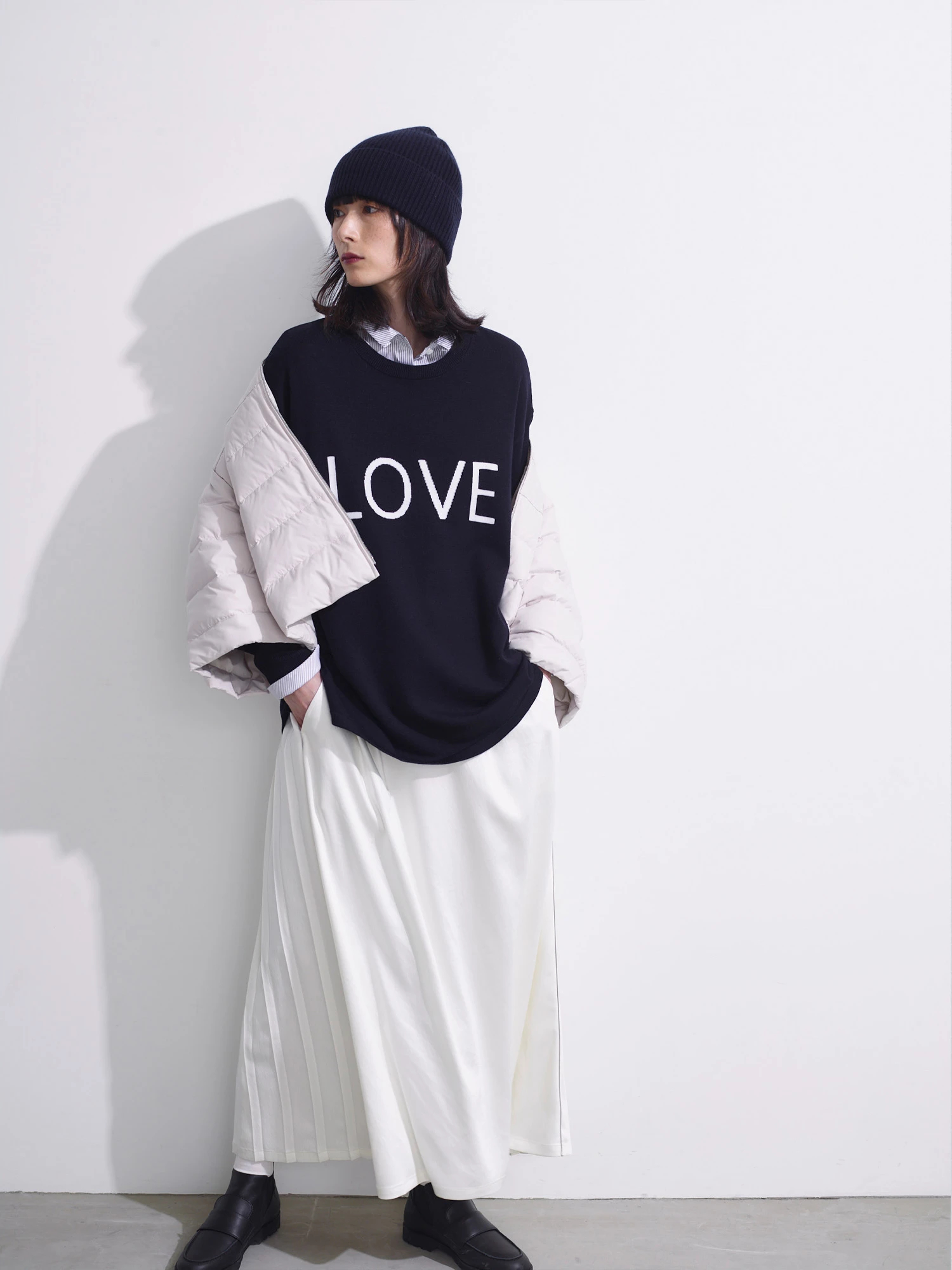 冬から春へ、緩やかにシフトするカジュアルスタイル。