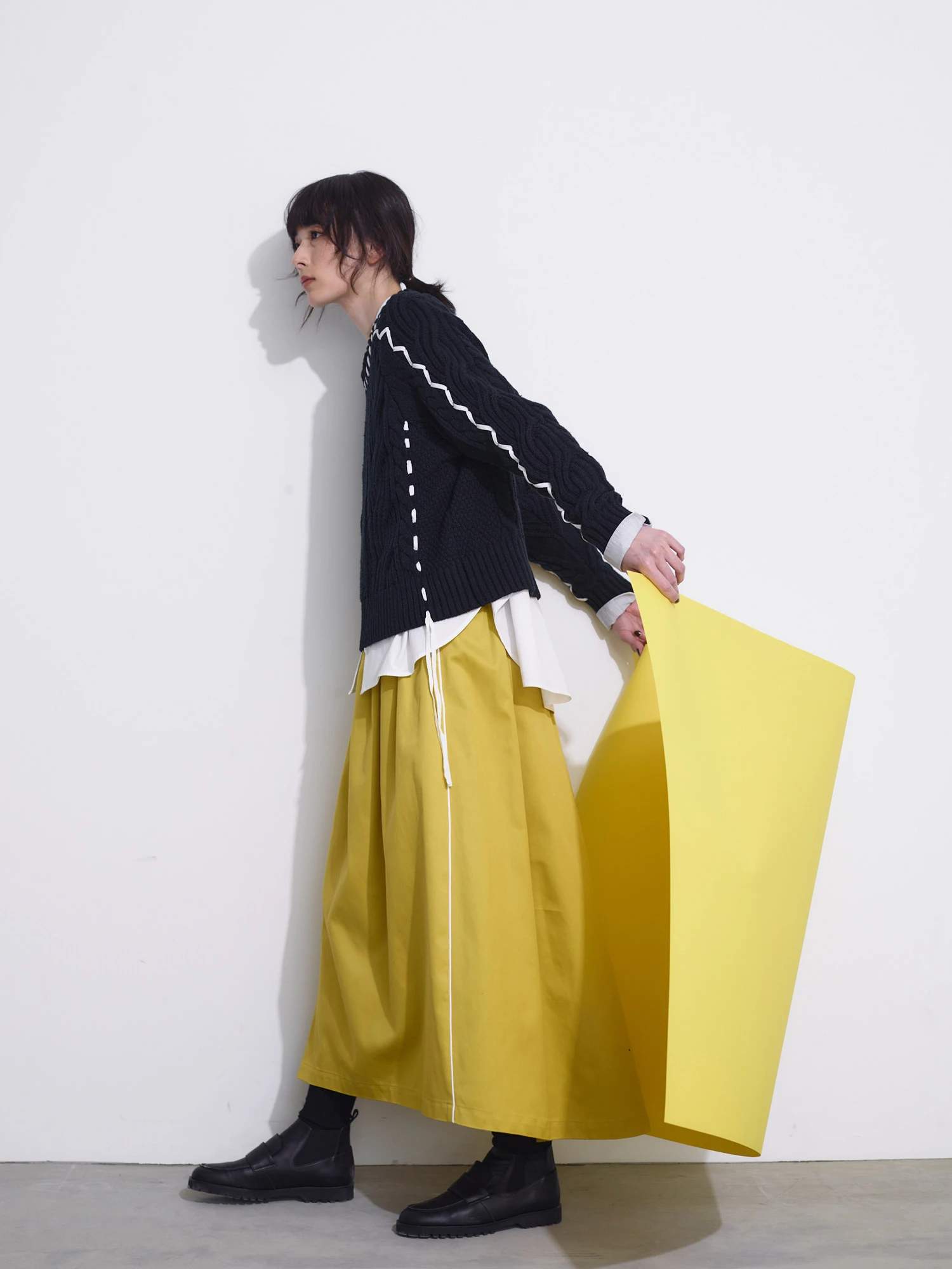 季節の変わり目、遊び心のあるカジュアルスタイル。